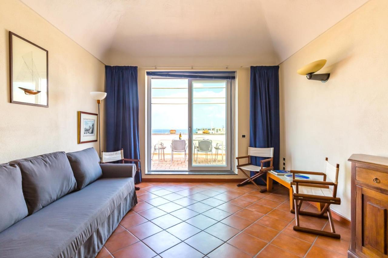 Blumarina Terrace On *